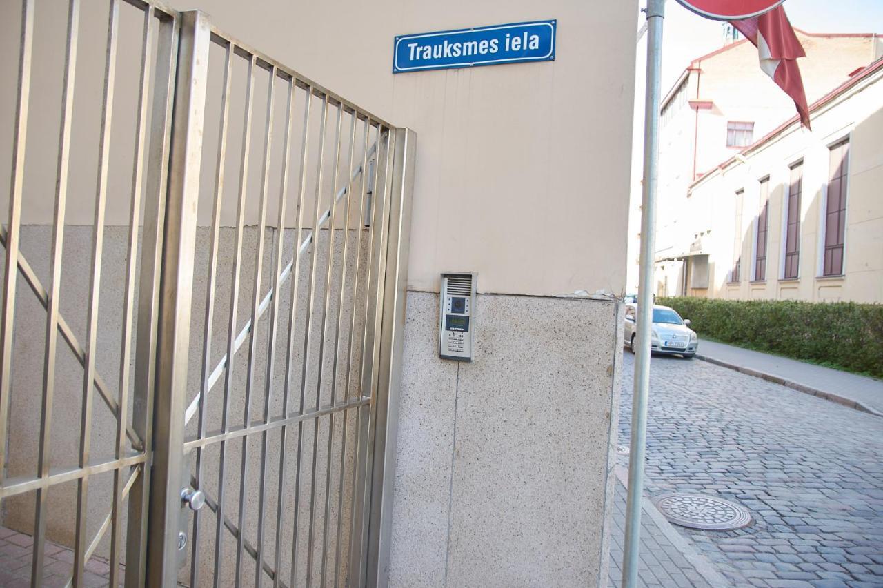 Studio Apartment In The Heart Of Riga Old Town Exterior foto